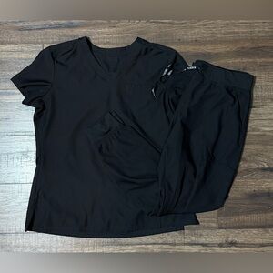 Med Couture Insight Women’s Scrub set - size medium